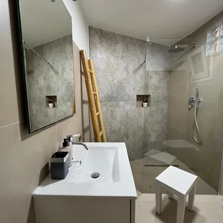 Dimora Lara Maison d'hôtes 3*